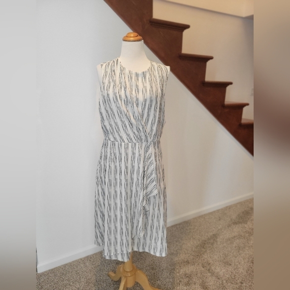 Calvin Klein White & Black Midi Sleeveless Faux Wrap Dress Size 12 New - Picture 2 of 7